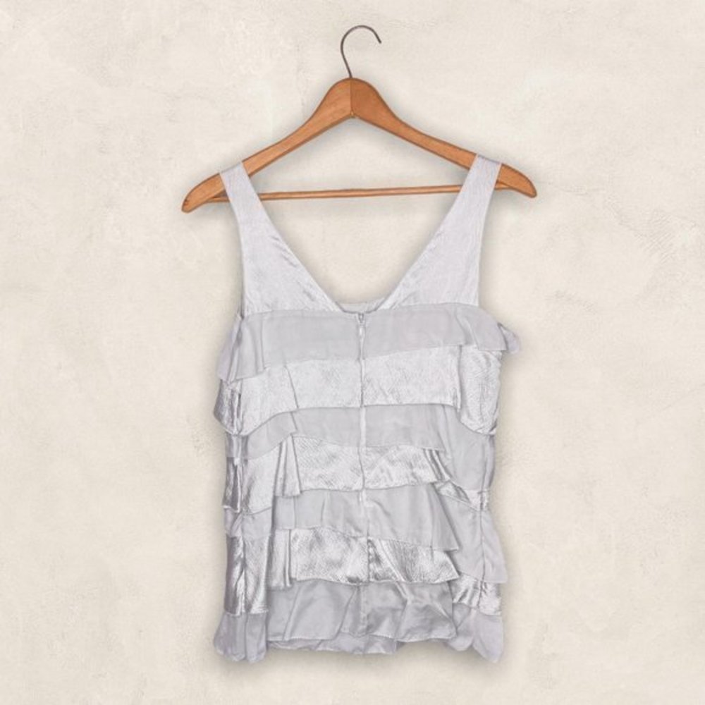 White House Black Market XS Gray 100% Silk Tiered Ruffle Tank Top Blouse Shell - Picture 3 of 5